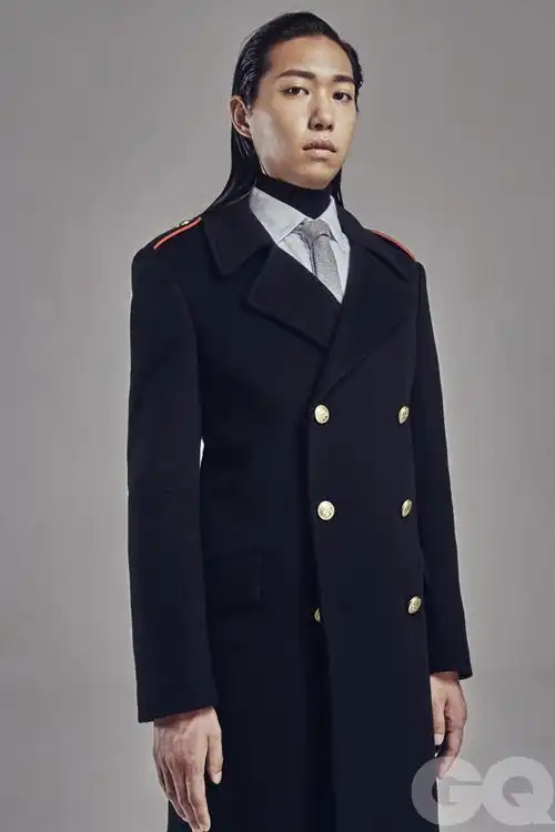 六件外套打造不一样的军装风格