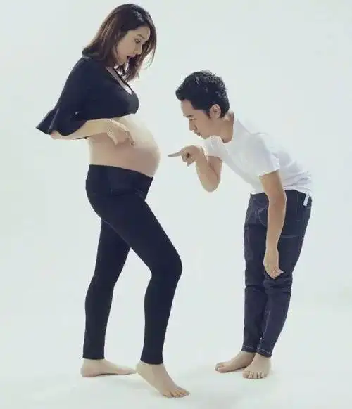 前tvb小花晒分娩前最后一辑孕妇写真挺九个月巨肚获网民激赞