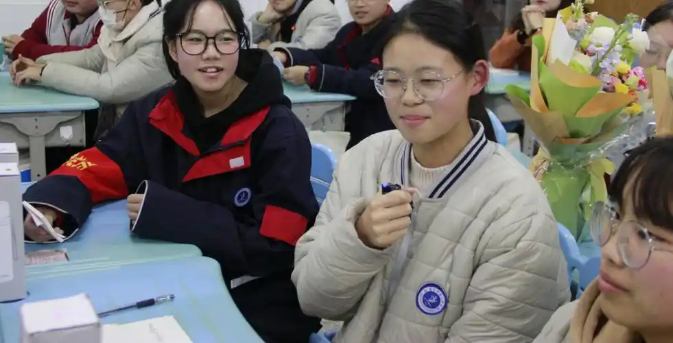 恩施市第二中学为心赋能勇毅笃行