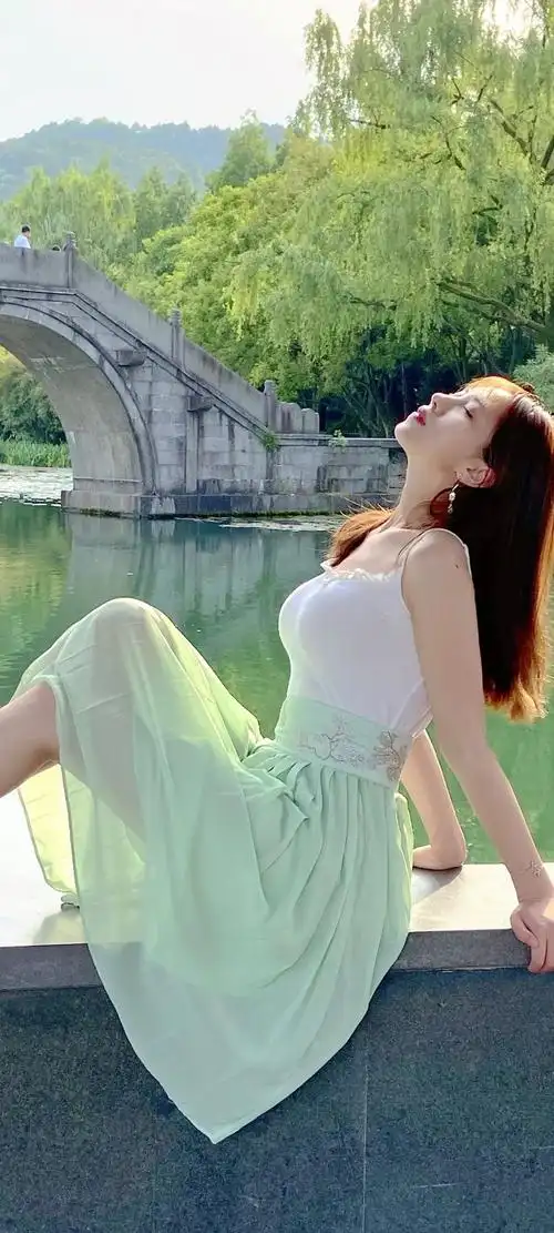 壁纸高清无水印全面屏美女壁纸