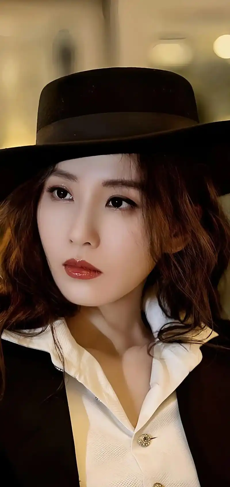 刘诗诗,1987年出生于北京,内地影视演员,影视制片人,身高 - 抖音