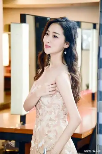 美图欣赏,"中戏青衣"何雨虹