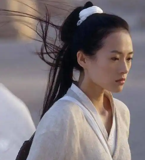 有种"惊艳"是章子怡的旧照, 在没有美颜的年代, 也美得倾国倾城_气质