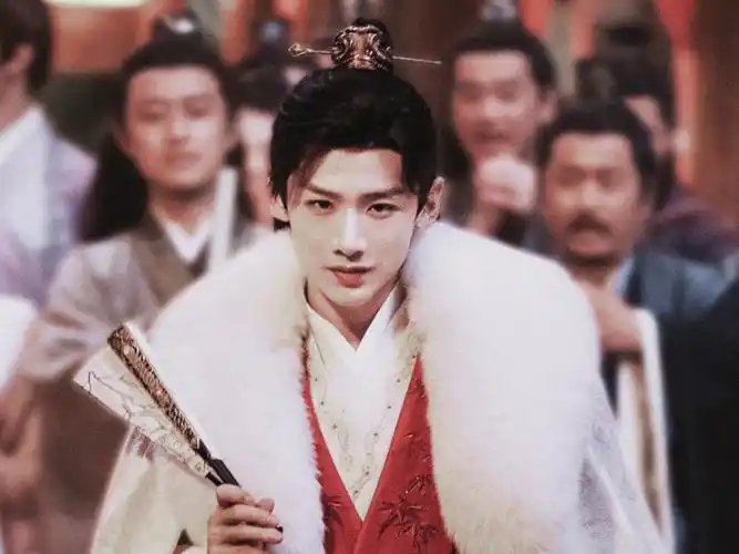 很多观众对古装男主逐渐不再抱有希望,没想到很少拍古装戏的白敬亭,却