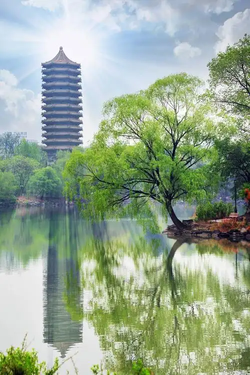 春花秋月舞媚姿---北京大学校园美景欣赏