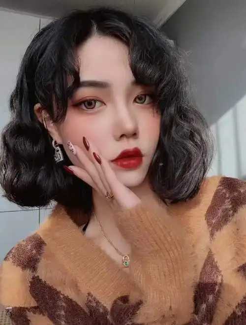 短发发型推荐复古波浪短发烫发太好看啦超级适合冬天搭配毛衣大衣