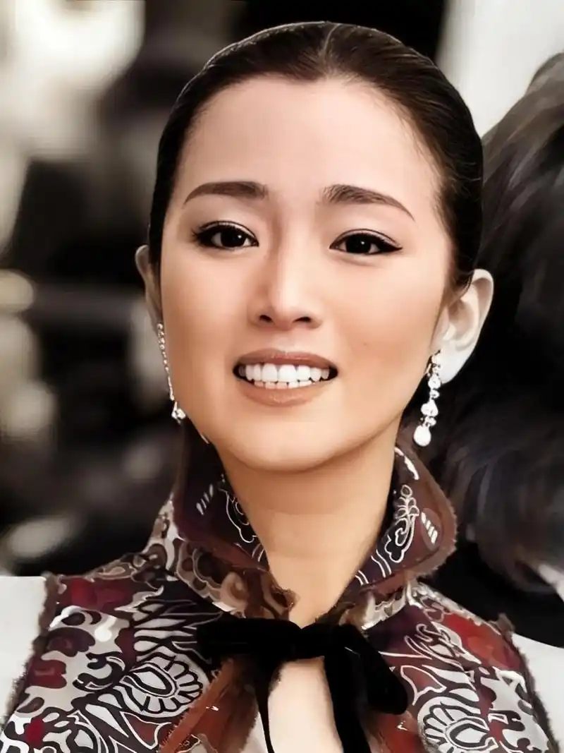 巩俐,中国演艺界一代的巩皇,以其美貌和才华而闻名.