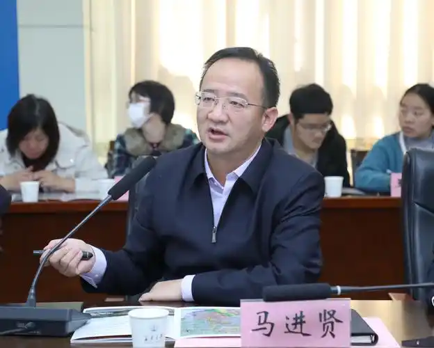 青海省黄南州交通运输局局长马进贤一行来校交流