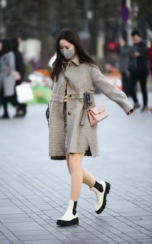 北京街拍:9位搭配不同衣装的小姑娘,你最欣赏哪一位呢?