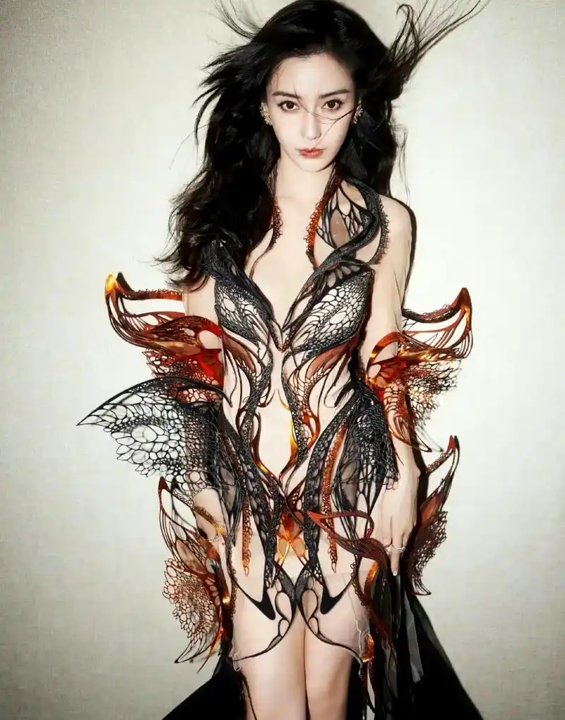 杨颖 烈焰女战神,烈焰蝴蝶03真的好美啊 这造型拿捏[鲜花]angela