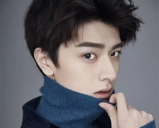 帅气男神林一最新壁纸致我们暖暖的小时光