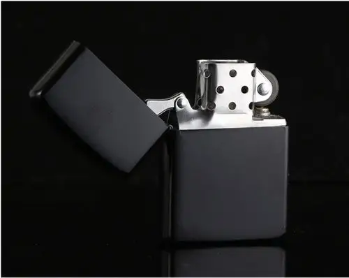 黑漆电泳金属煤油打火机 不锈钢砂轮煤油打火机广告订制外贸批发