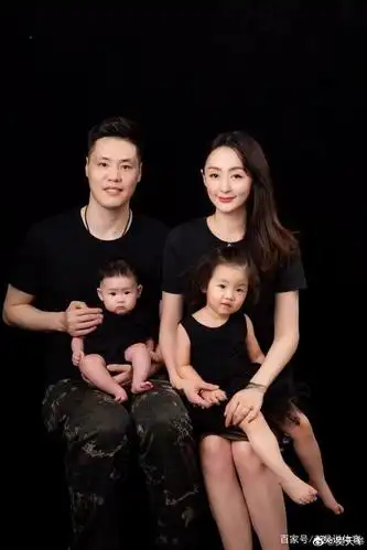 郭艾伦豪宅内景曝光!穿拖鞋拍球,赵继伟做麻花,晓旭贺天举看娃