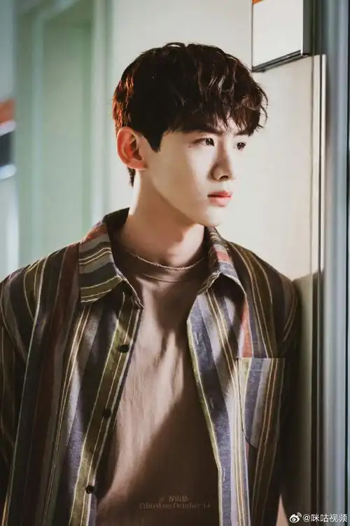 向全世界安利我家爱豆##白敬亭1015生日快乐##白敬亭喉结好苏