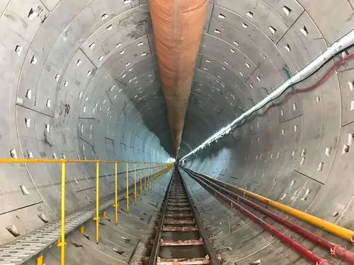 左线盾构成型隧道