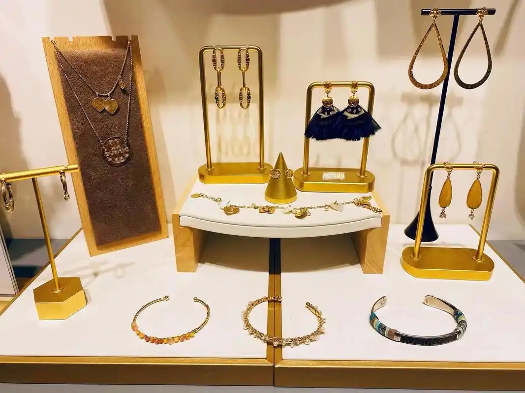 青岛买手店/casa bijoux 的奢华与其它的顶级珠宝首 - 抖音