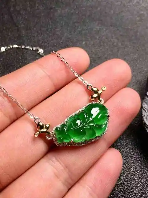 z29480翡翠冰种金鱼锁骨链