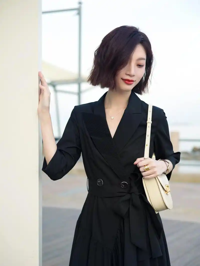 你是什么"脸型"就选什么发型!方脸适合大波浪,圆脸适合一刀切