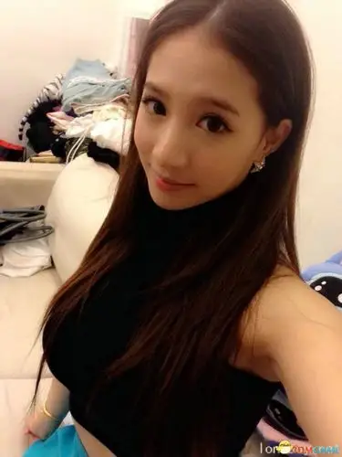 台湾嫩模陪睡价格表出炉 每次最少五万时长12小时_3dm单机