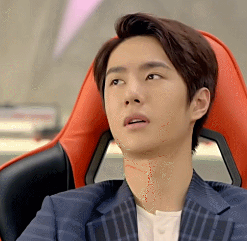 帅哥王一博阳光男孩gif动图_动态图_表情包下载_soogif