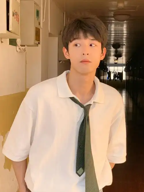 吴宇恒超话图片没7099文案来#比耶季