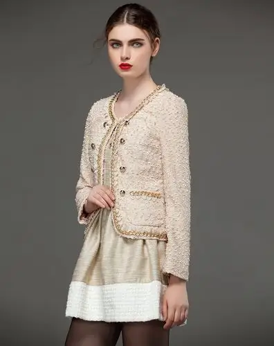 杏色双排扣装饰经典小香风滚边长袖外套