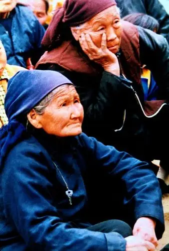 大荔爱戏:你瞧那看戏的人"黑压压"一大片,几百人鼓起掌来那可是暴风雨