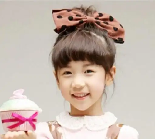 小女孩活泼可爱的发型造型_儿童发型_西子美发网