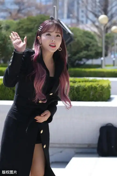 洪真英整容前后洪真英因脸不一样差点没去成瑞士