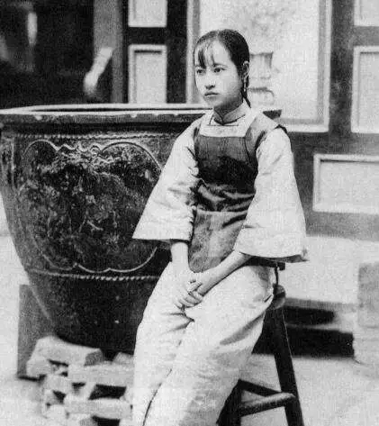 150多年前,清朝的老照片,第三张最美,第六张看着很可怜