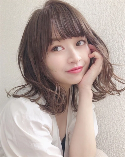 搭肩发锁骨发外翘 减龄时尚不挑脸型_女生短发 - 美发站