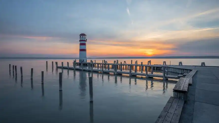 陡峭的山峰雪景图片桌面壁纸_唯美高清雪景壁纸图片_三千图片网