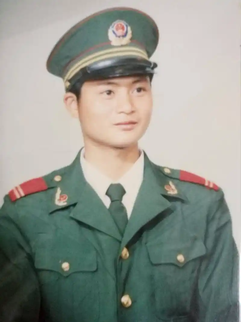 入伍时期的军装照