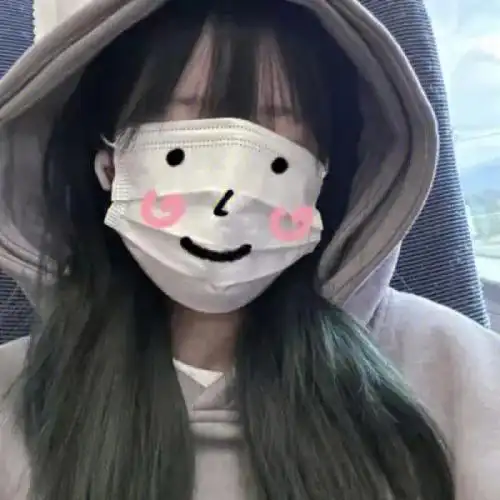 女生头像戴口罩