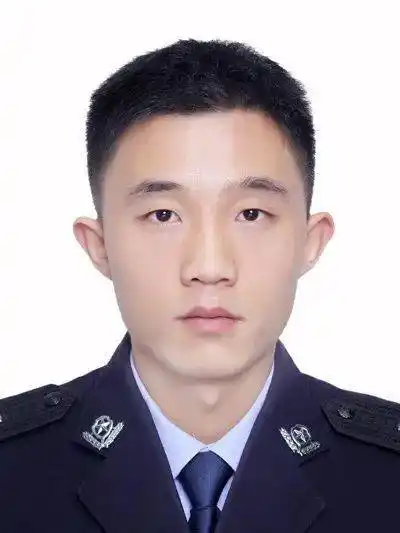 杨春广,男,1992年4月出生,中共党员,建始县公安局高坪派出所副所长.