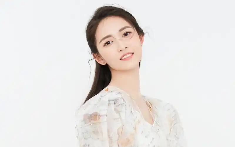 唐嫣旗下艺人陈钰琪