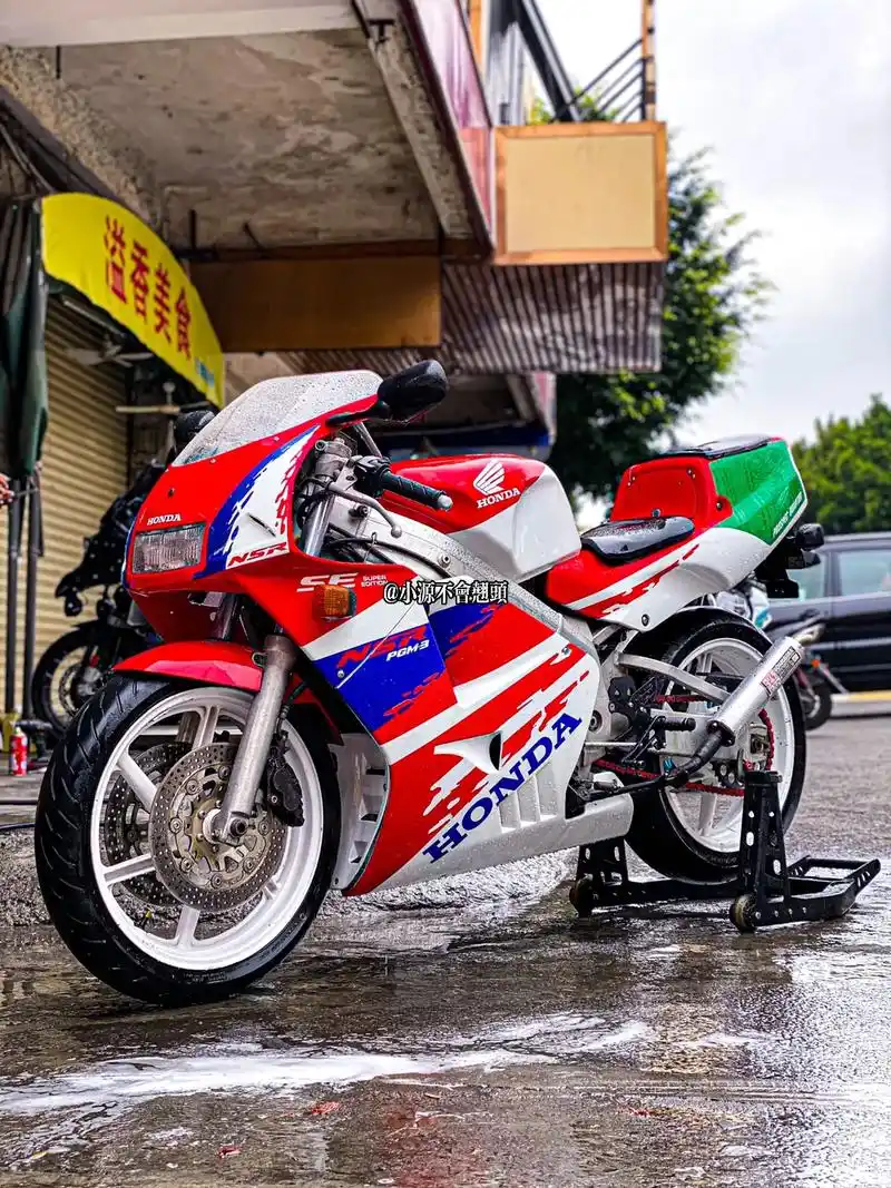 一代经典#机车摄影 #烈火战车 #nsr250 #爱机车爱生 - 抖音