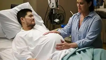 世界上第一个怀孕的"男人",还生了三个孩子,看完大跌眼镜!