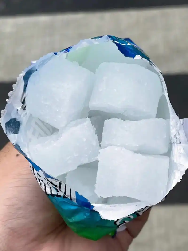 雪糕侠#雪糕#雪莲 #抖音图文  - 抖音