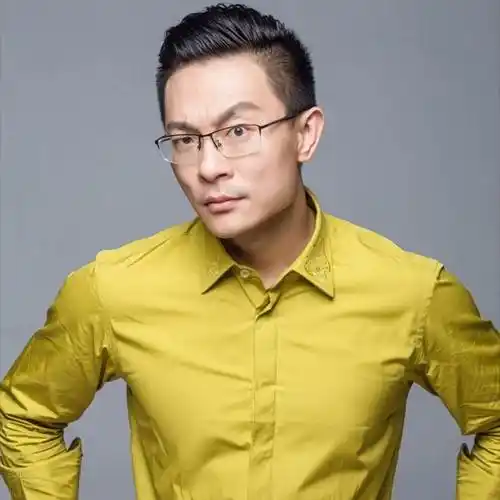 原创郭德纲发文谈谗言配图有典故获姜振宇手动点赞