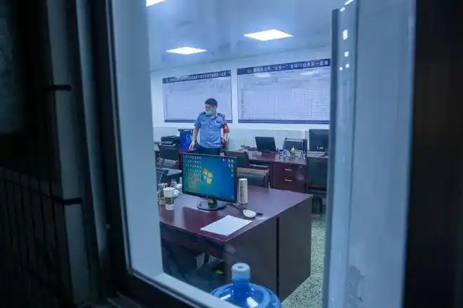 老车走基层 (2) | 夜幕下的"警察蓝"|公安|夜间巡逻_网易订阅