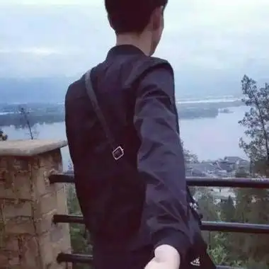 情侣头像一男一女分开两张黑白霸气