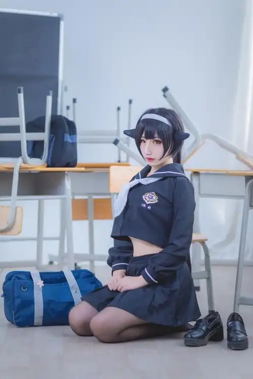 acg最靓cos第28期:水手服一键切换赛车服,绝美舰娘来袭_高雄