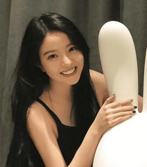 华谊"落难千金"王文也:曾嘲讽农民,家道中落换赛道重新出发