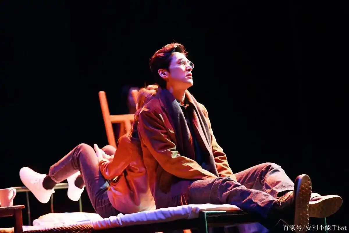 胡歌-话剧《如梦之梦》现场剧照