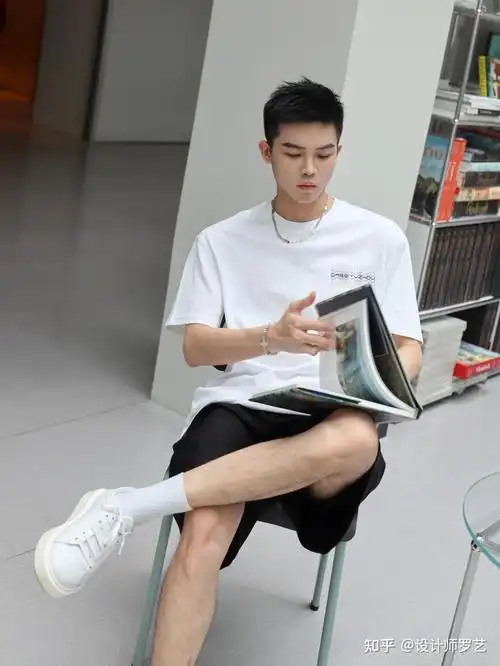 男高中生该留什么样的发型(最好不烫头)?