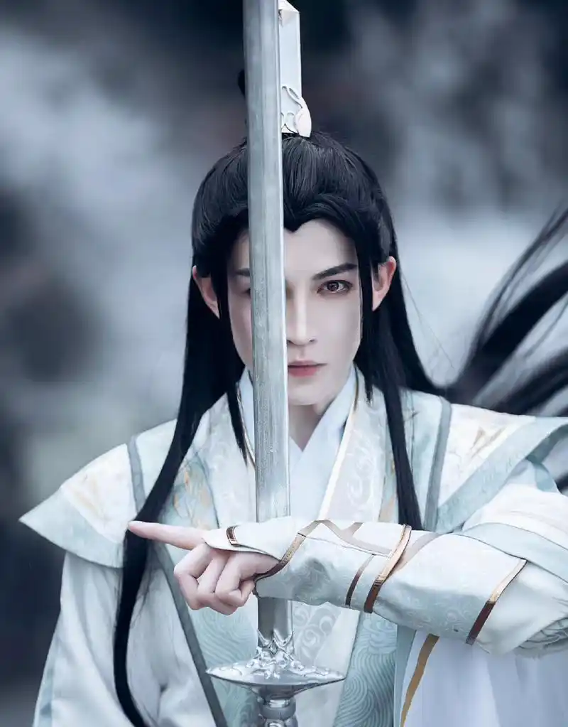 墨家三兄弟cos神还原,魏无羡好霸气,谢怜温柔,沈清秋难得正经