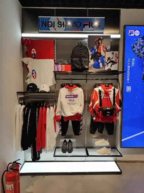 美美2斐乐潮牌陈列反馈