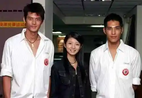 安以轩郭品超时隔十五年同框,还记得当年虐到不行的《斗鱼》吗?