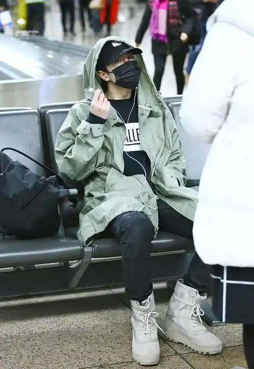 240118 机场风范,王一博帅气现身,粉丝送上满满祝福!